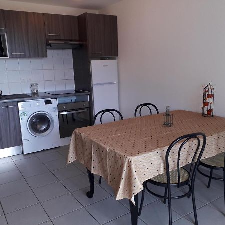 Bel Appartement En Residence Avec Parking Prive Arvert Exterior foto